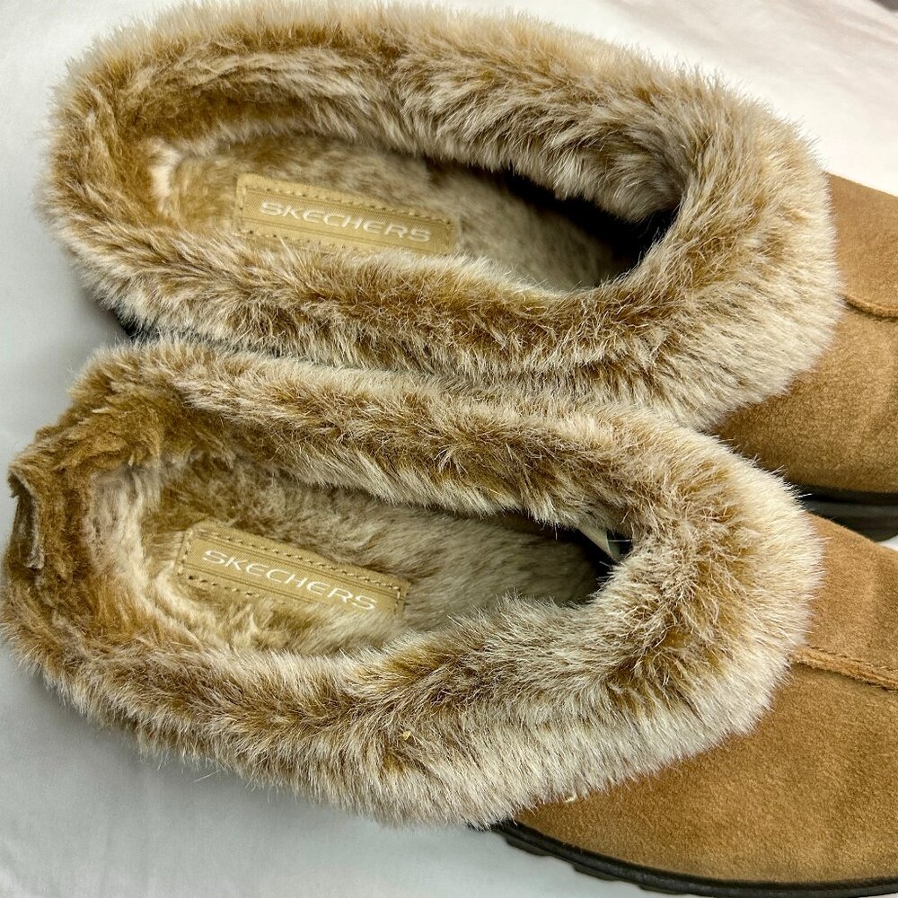 Skechers Indoor/Outdoor Slippers-Size 8.5-Tan/Brown Suede w/Faux Fur lining